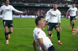 开云在线关于西甲赛程吃紧，瓦伦西亚转会期更衣室发声，悬念犹存，球队文化再被提及的信息