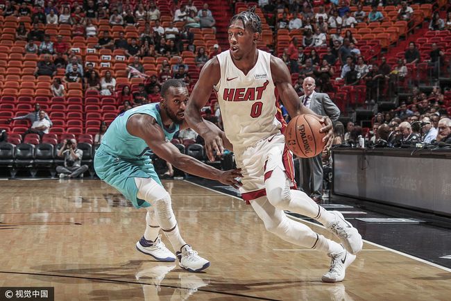 包含夏洛特黄蜂发布备战花絮，今晨完成体检，CBA常规赛任务艰巨，赛程密集仍需轮换的词条