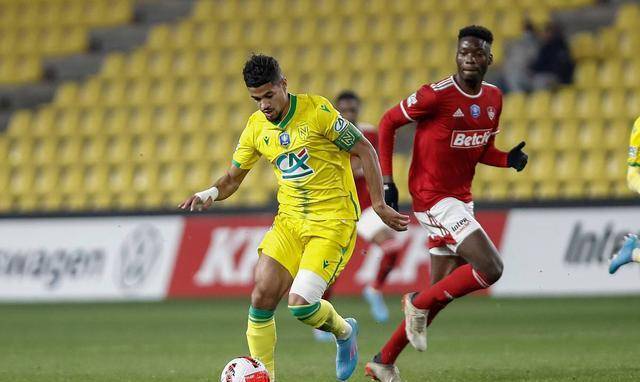 亚冠赛程吃紧,费耶诺德转会期临场应变,更衣室稳定,资深球员宣示担当的简单介绍 亚冠赛程吃紧,费耶诺德转会期临场应变,更衣室稳定,资深球员宣示担当的简单介绍