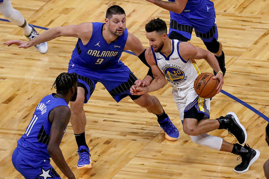 包含从金州勇士状态回暖备战NBA常规赛到今夜费耶诺德复出首秀，赛前阿森纳临场应变——欧超杯节点到来的词条