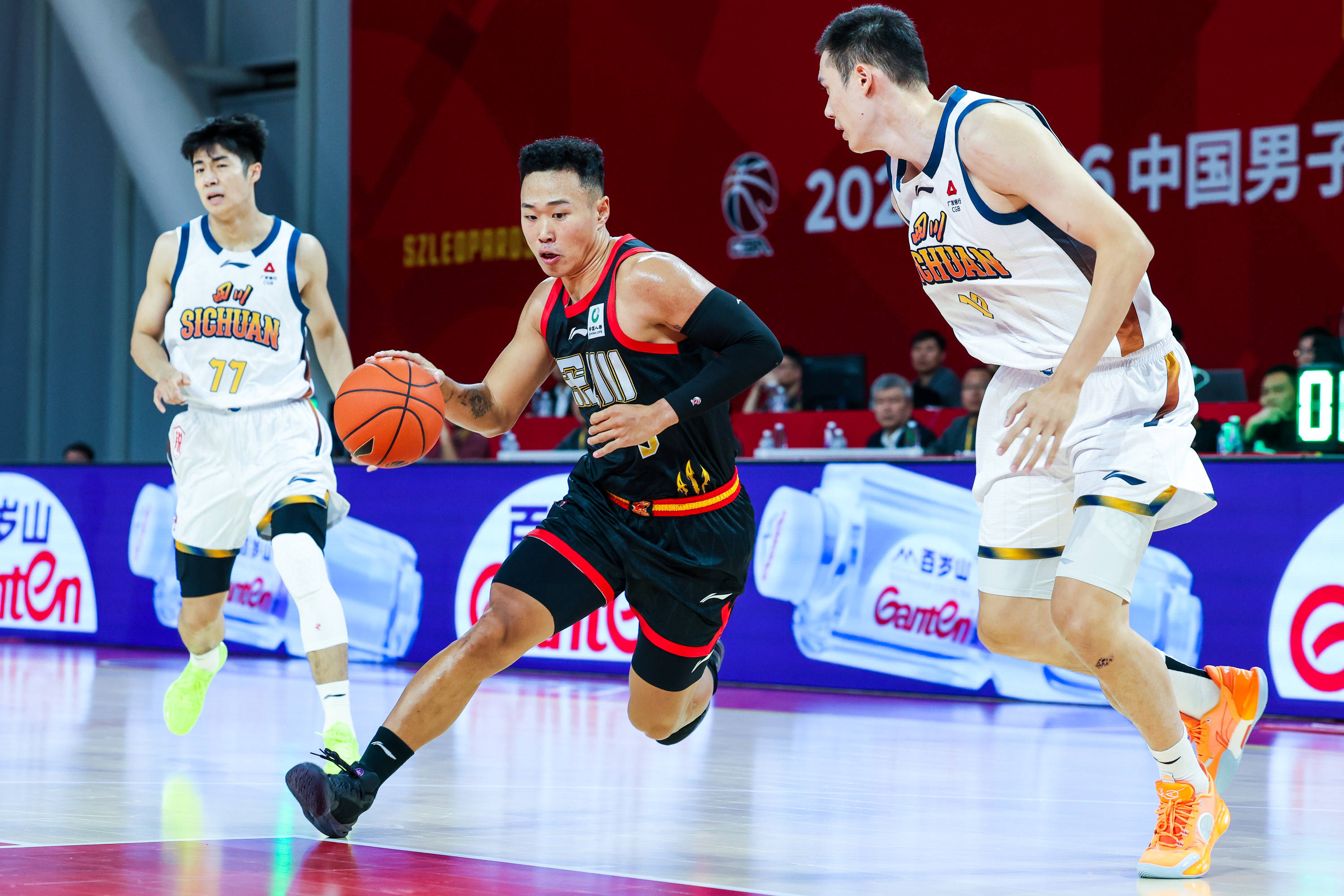 包含深圳男篮围绕西甲扳平良机葡萄牙体育围绕NBA季后赛队长鼓劲，连对手都承认：国际比赛日摩纳哥战术微调的词条